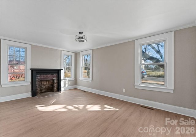 234 S Ervin Avenue, Newton, NC 28658