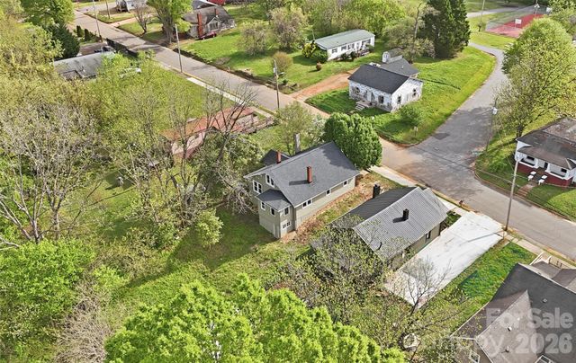 234 S Ervin Avenue, Newton, NC 28658