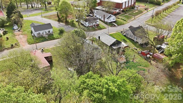 234 S Ervin Avenue, Newton, NC 28658