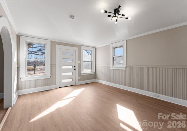 234 S Ervin Avenue, Newton, NC 28658