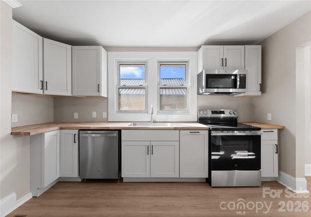 234 S Ervin Avenue, Newton, NC 28658