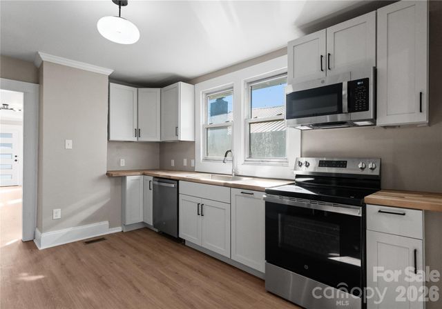 234 S Ervin Avenue, Newton, NC 28658