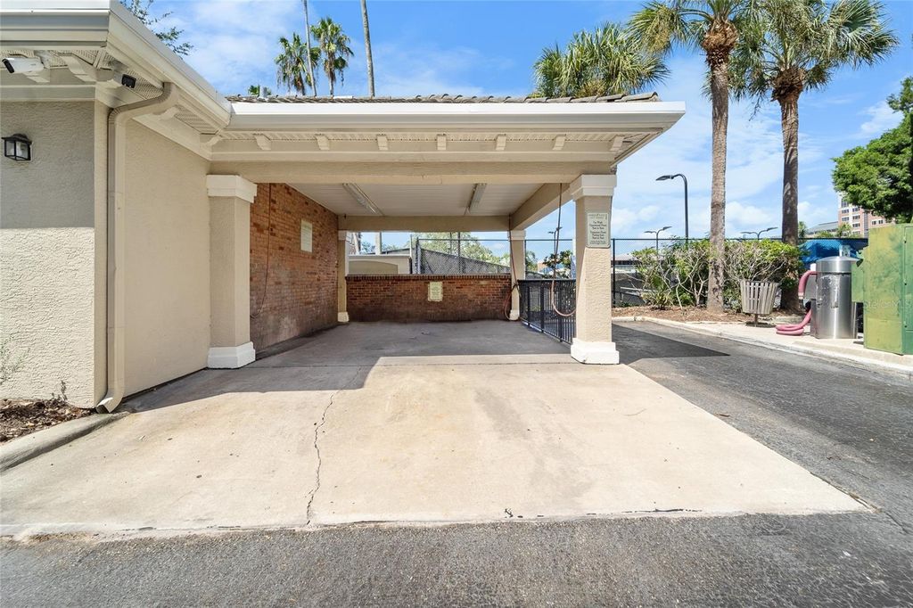 Image 33 of property listing at 501 KNIGHTS RUN AVENUE 6101, Tampa, FL 33602