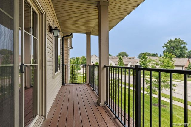 45738 UTICA PARK Boulevard, Utica, MI 48315