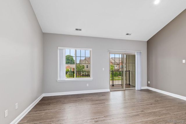 45738 UTICA PARK Boulevard, Utica, MI 48315