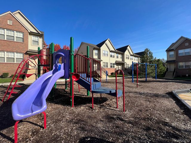 45738 UTICA PARK Boulevard, Utica, MI 48315