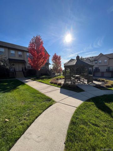 45738 UTICA PARK Boulevard, Utica, MI 48315