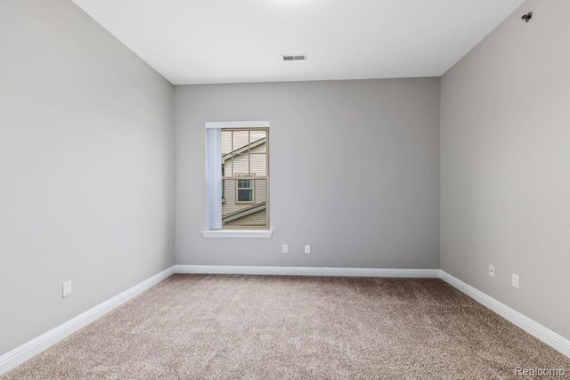 45738 UTICA PARK Boulevard, Utica, MI 48315