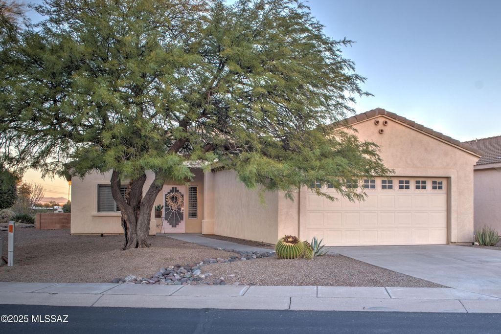 2167 S Via Vespucci, Green Valley, AZ 85614