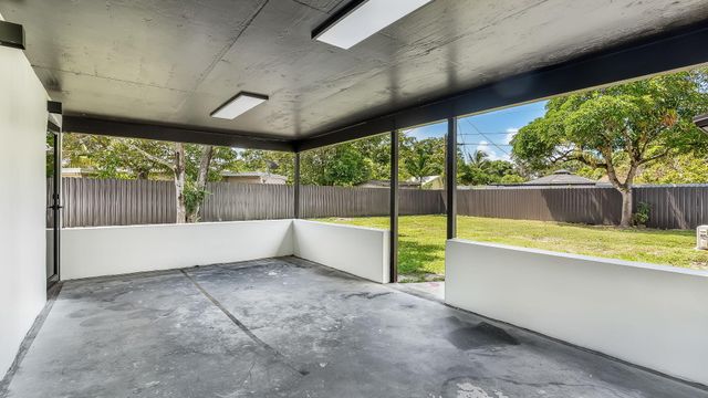 118 NEWTON Road, West Park, FL 33023
