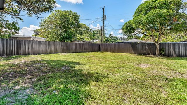 118 NEWTON Road, West Park, FL 33023