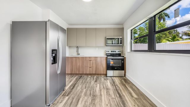 118 NEWTON Road, West Park, FL 33023