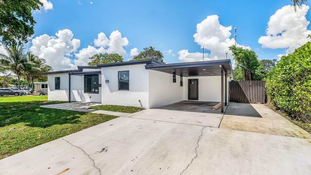 118 NEWTON Road, West Park, FL 33023