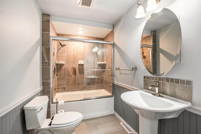 885 Eugene Avenue, Norton Shores, MI 49441