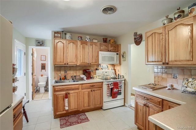 16 Hamilton Drive, Hopewell Junction, NY 12533