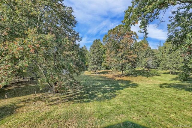 16 Hamilton Drive, Hopewell Junction, NY 12533