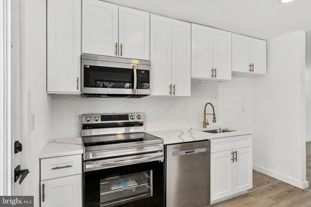 336 LARCH RD, Mount Laurel, NJ 08054