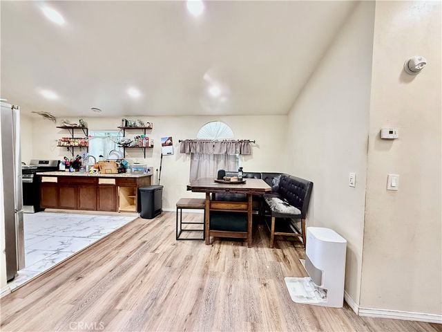 16079 Yarnell B1, Rancho Cascades, CA 91342