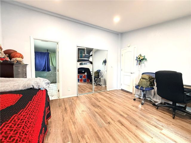 16079 Yarnell B1, Rancho Cascades, CA 91342
