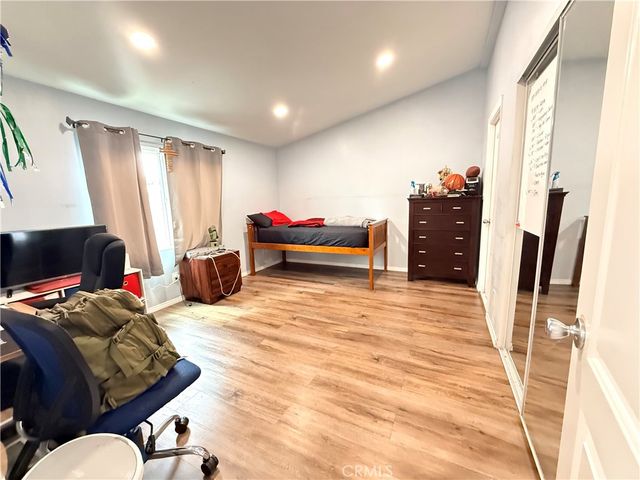 16079 Yarnell B1, Rancho Cascades, CA 91342
