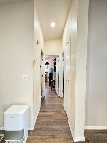 16079 Yarnell B1, Rancho Cascades, CA 91342