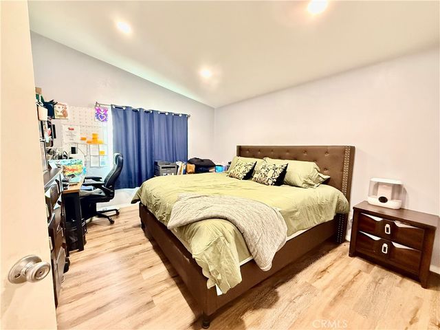 16079 Yarnell B1, Rancho Cascades, CA 91342