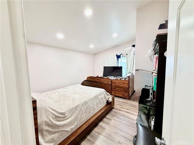 16079 Yarnell B1, Rancho Cascades, CA 91342