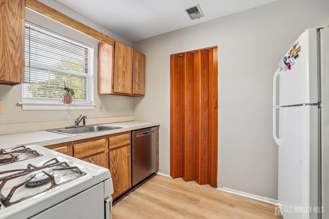 114 Blake Court, Old Bridge, NJ 08857