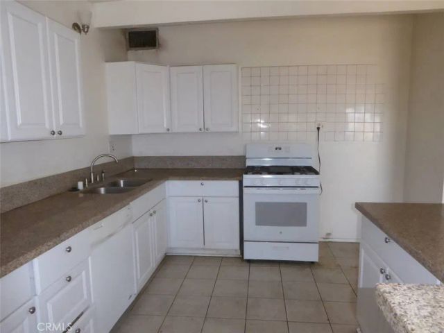 521 S Muriel, Barstow, CA 92311