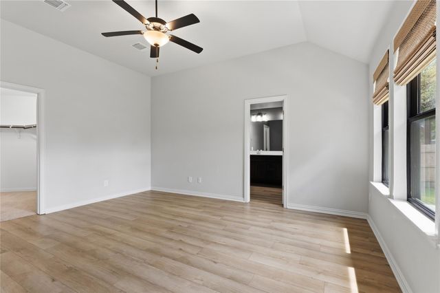 146 Red Granite DR, Dripping Springs, TX 78620