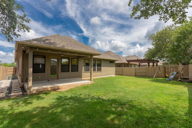 146 Red Granite DR, Dripping Springs, TX 78620