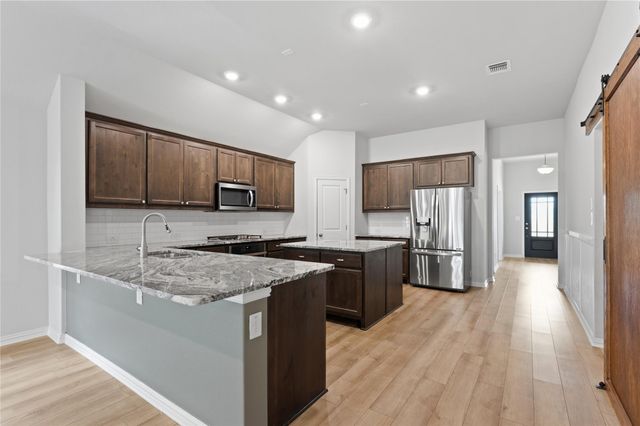 146 Red Granite DR, Dripping Springs, TX 78620