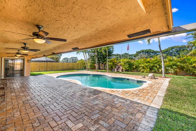 19873 Court Of The Myrtles, Boca Raton, FL 33434