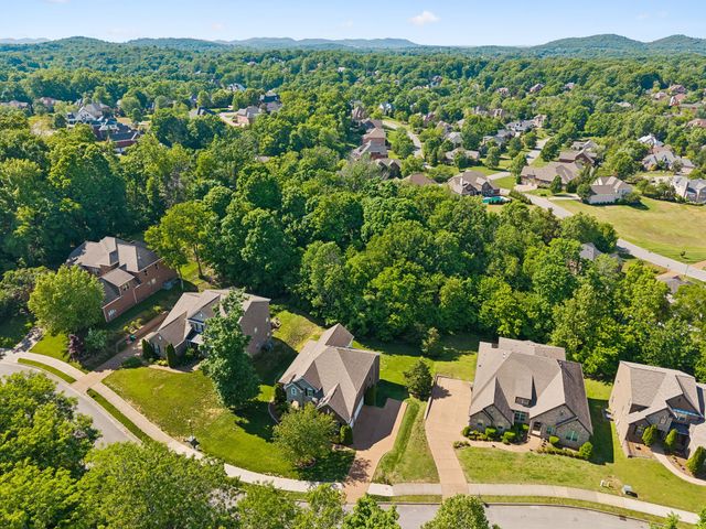 1169 Pin Oak Ln, Brentwood, TN 37027
