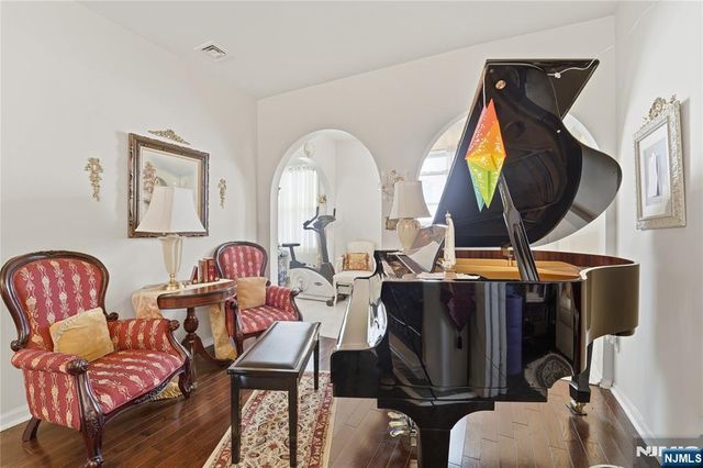 3 Stuyvesant Avenue, Kearny, NJ 07032