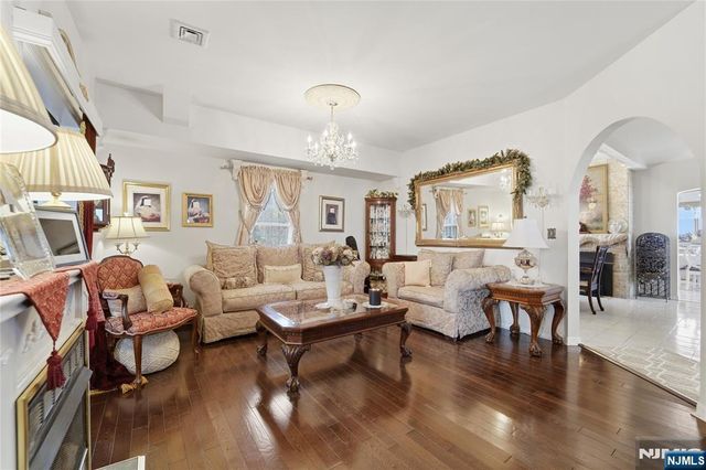 3 Stuyvesant Avenue, Kearny, NJ 07032