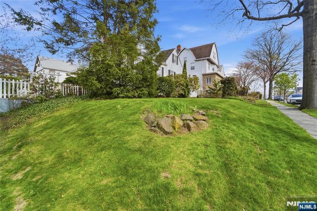 3 Stuyvesant Avenue, Kearny, NJ 07032