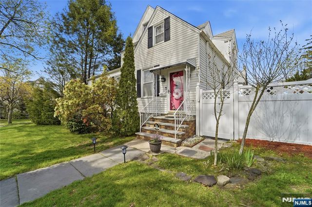 3 Stuyvesant Avenue, Kearny, NJ 07032