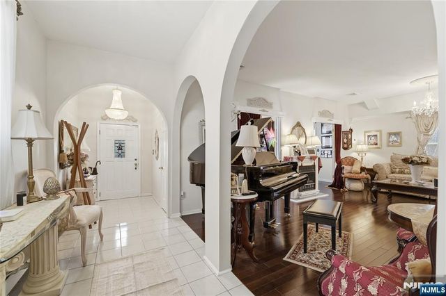 3 Stuyvesant Avenue, Kearny, NJ 07032