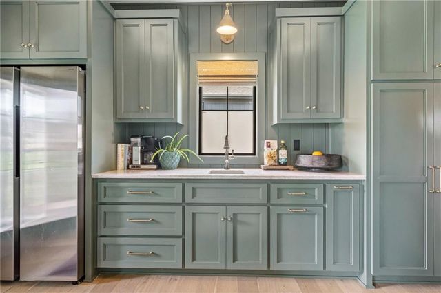 16920 Rosehill Street, Overland Park, KS 66221