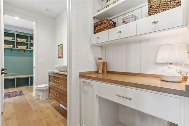 16920 Rosehill Street, Overland Park, KS 66221