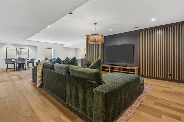 16920 Rosehill Street, Overland Park, KS 66221