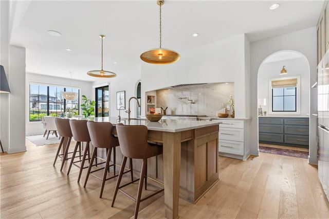 16920 Rosehill Street, Overland Park, KS 66221