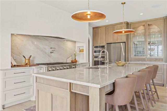 16920 Rosehill Street, Overland Park, KS 66221