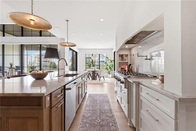 16920 Rosehill Street, Overland Park, KS 66221