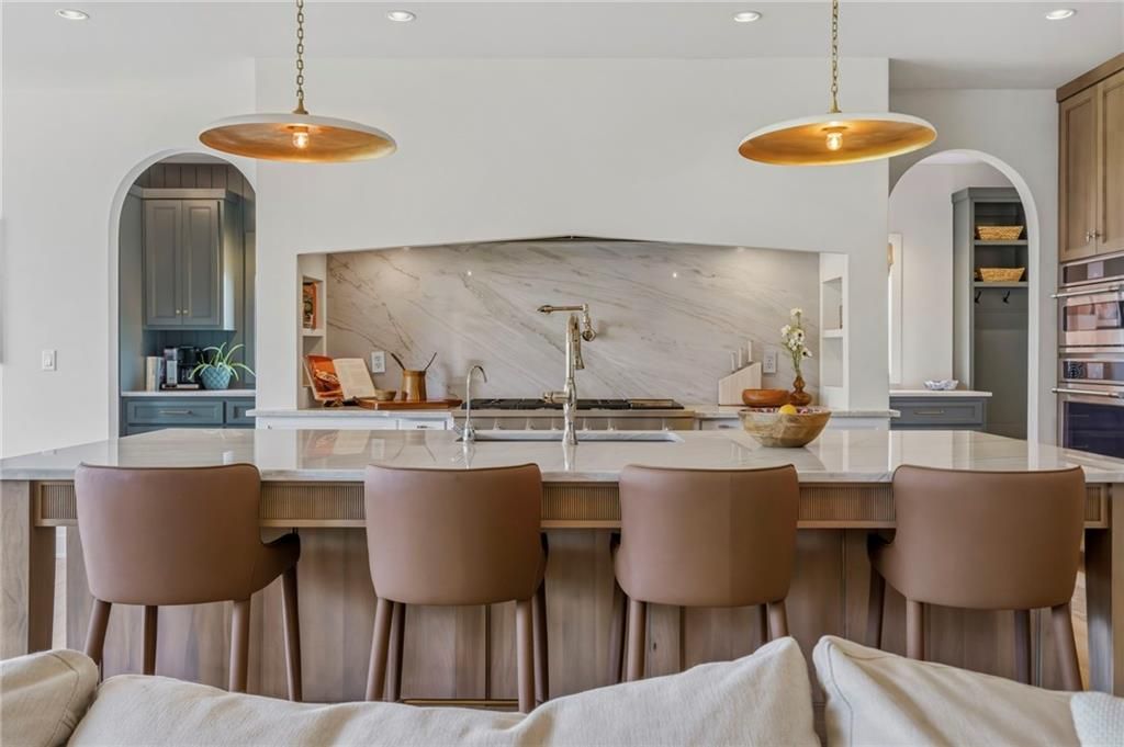 16920 Rosehill Street, Overland Park, KS 66221