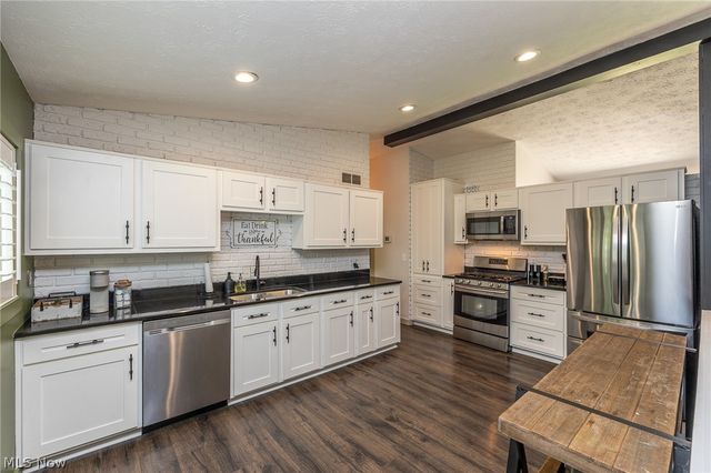 26905 Southwood Lane, Olmsted Twp, OH 44138