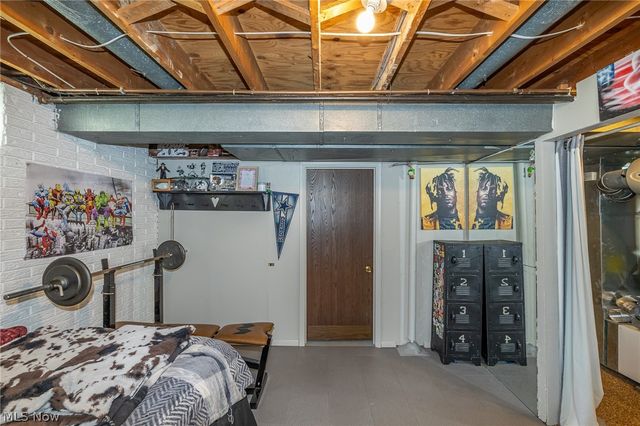 26905 Southwood Lane, Olmsted Twp, OH 44138