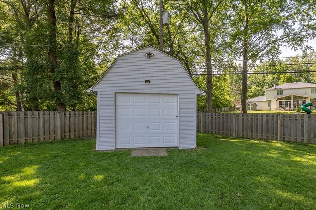 26905 Southwood Lane, Olmsted Twp, OH 44138
