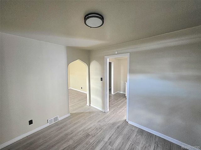 15241 Seymour Street, Detroit, MI 48205